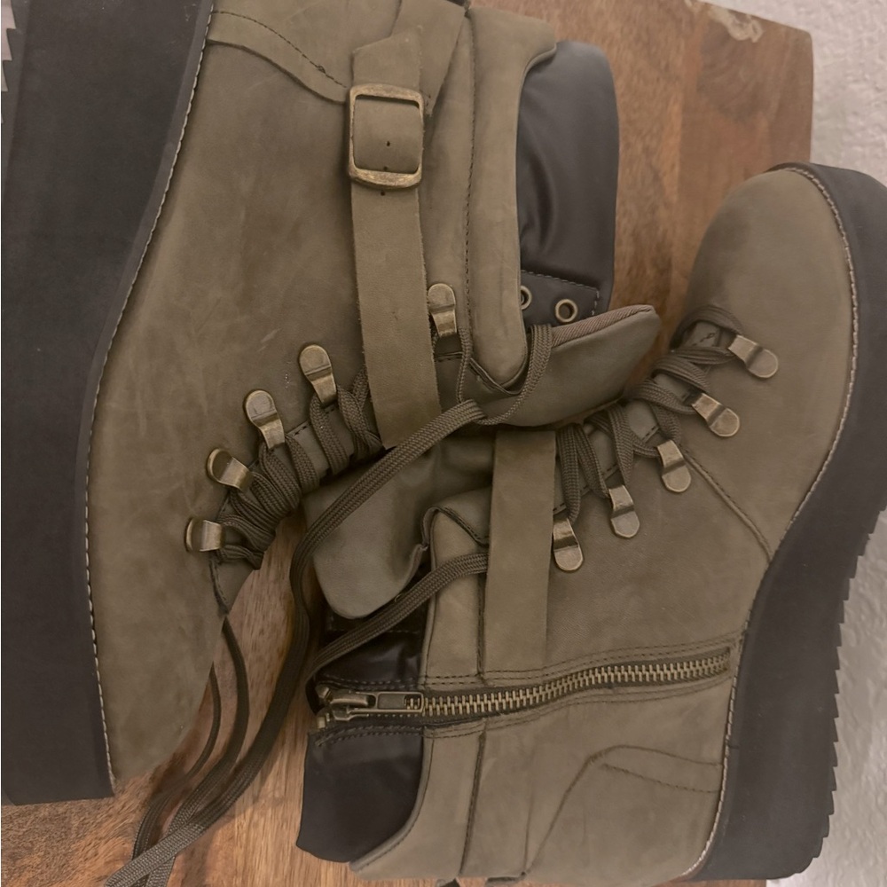 Steve Madden Women's Brown Hiking Leather Lace Up Platform Boots Gorpcore Sz 9.5